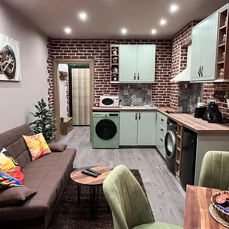 даная 3 Apartment *